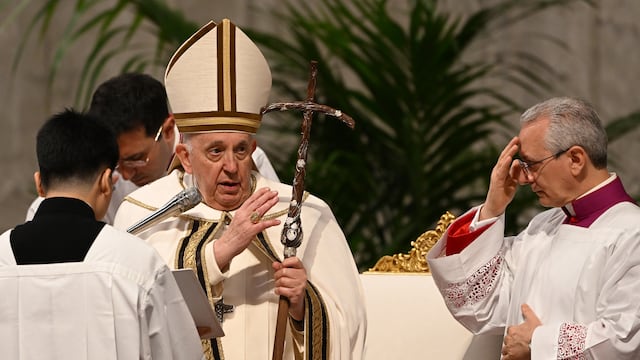 Papa Francisco preside misa Crismal por Jueves Santo y pide a sacerdotes que eviten las divisiones