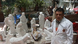 Escultor junto a su familia dan vida con su arte a bellos nacimientos en Arequipa