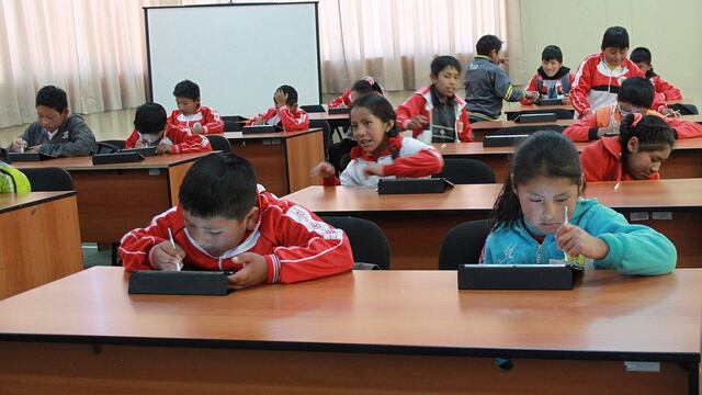 Escolares espinarenses se preparan para postular a universidades en Cusco