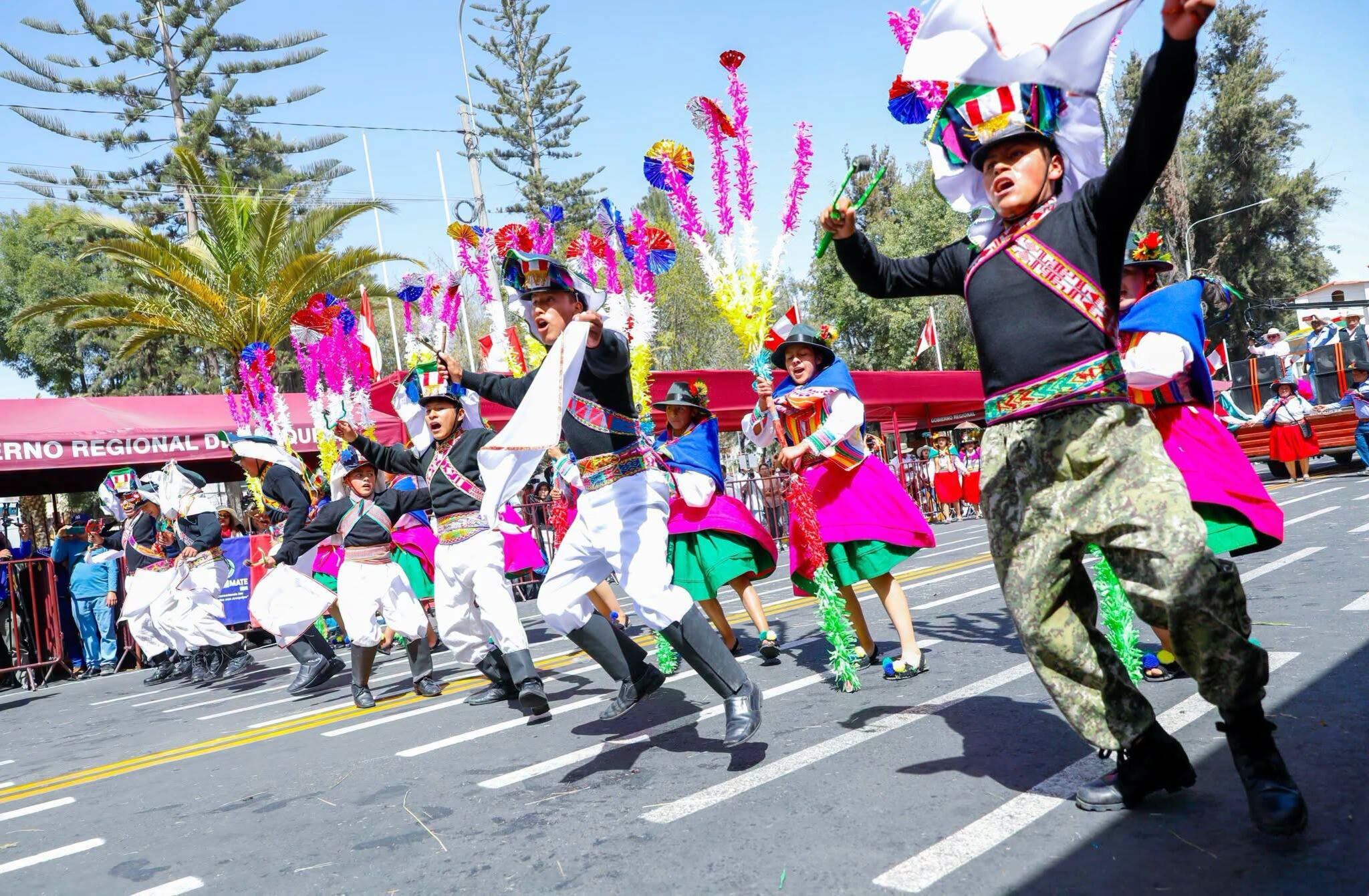 Huaynacotas gana Pasacalle Regional “Cantemos y Bailemos por Nuestra Arequipa 2026”. Foto: Gobierno Regional de Arequipa.