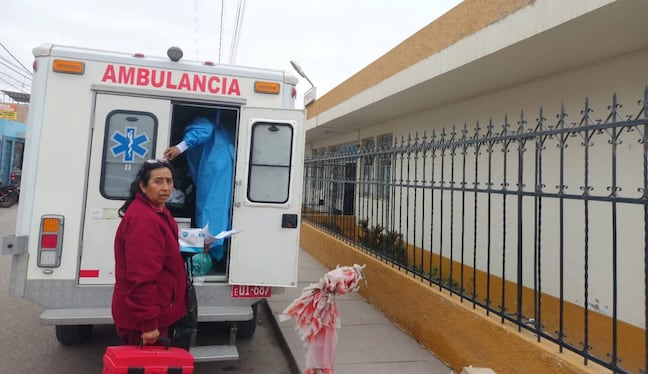 Madre e hijo llegaron al hospital de Camaná. Foto: GEC.