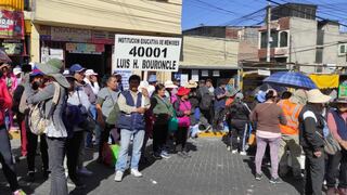Arequipa: Protestan por retrasos en construcción del colegio Luis H. Bouroncle (VIDEO)