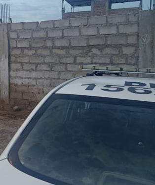 Tras constatar la presencia de un cadáver aislaron la zona. (Foto: Difusión)