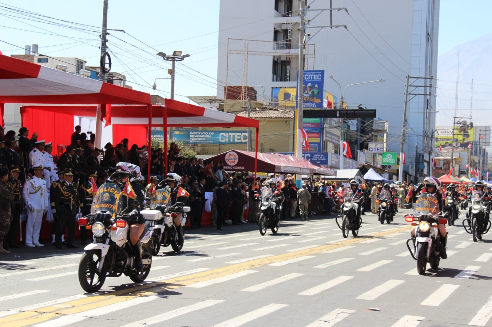 Gran Parada Cívico Militar en Arequipa por el 204.º Aniversario de la Independencia del Perú. Foto: GEC.