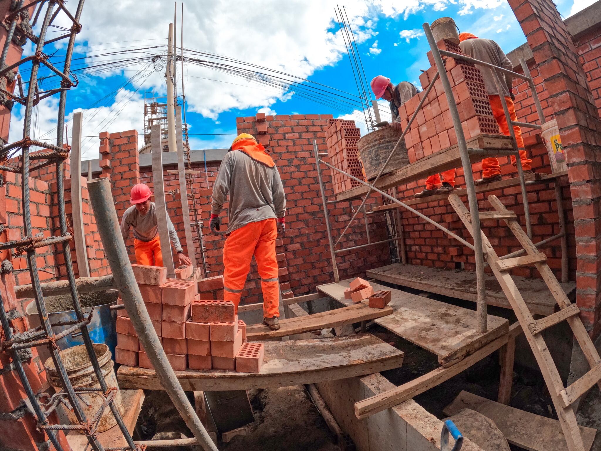 Gestión del gobernador Koki Noriega Brito usó el 8.3% de su presupuesto para obras en el primer semestre del 2023.