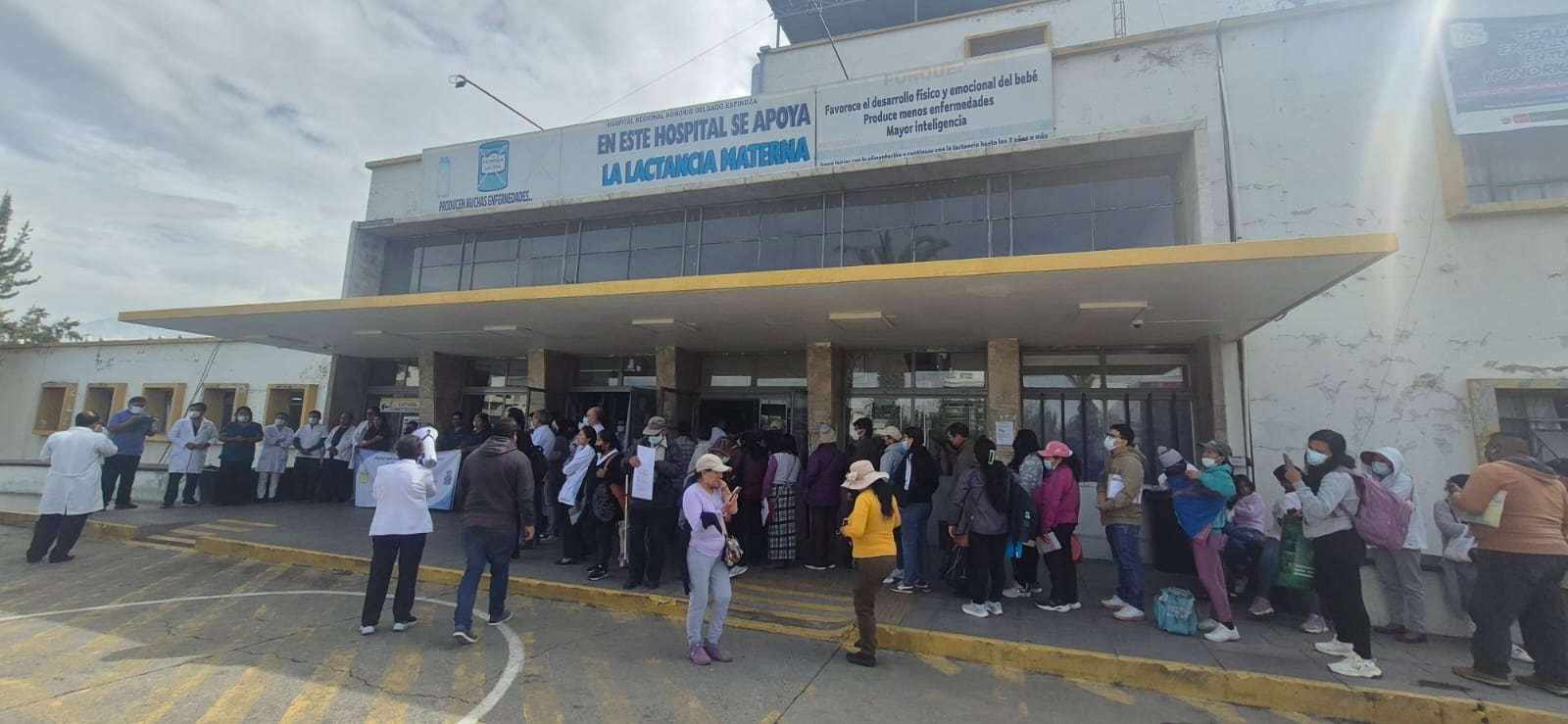 Huelga médica en Hospital Honorio Delgado Espinoza de Arequipa. (Foto: Pedro Torres/@photo.gec)