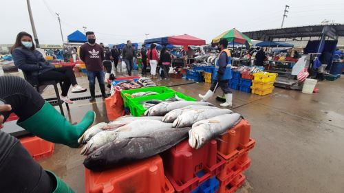 Productos marinos son de los favoritos durante esta celebración católica. César Pilco, representante de los comerciantes, sostuvo que solo esperan que las autoridades cumplan con su rol y les garanticen seguridad.