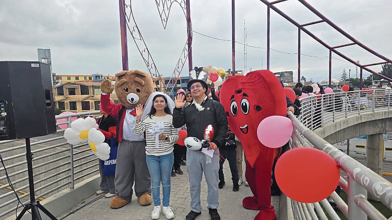 Varias parejas se mostraron felices de mostrar su aprecio en la actividad por San Valentín. Foto: GEC.