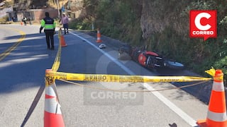Motociclista se despista y muere al impactar violentamente contra las rocas en Jauja