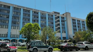 Crisis en EsSalud: Suspenden operaciones en todos los hospitales