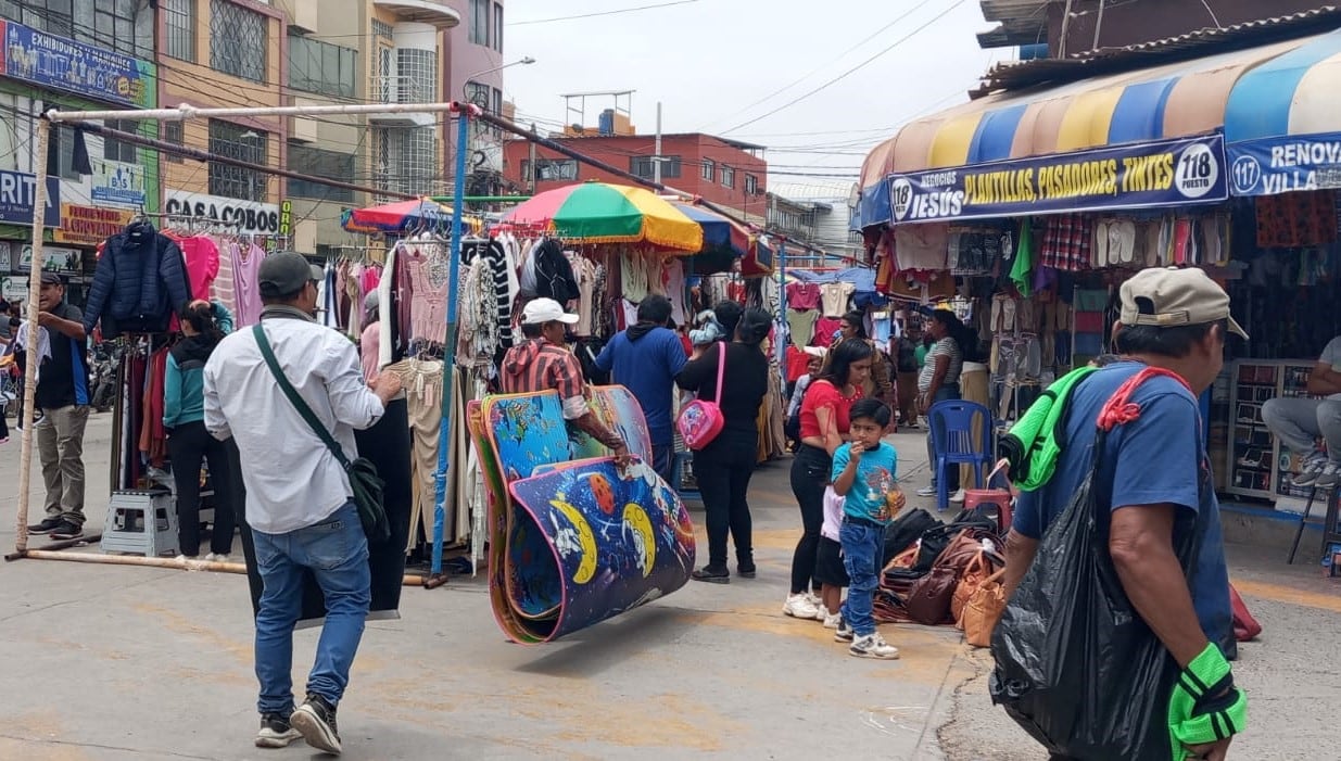 Informales aducen necesidad de trabajo en fiestas de fin de año.