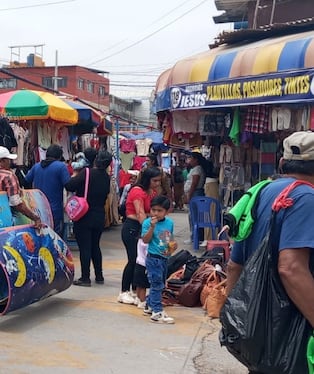 Informales aducen necesidad de trabajo en fiestas de fin de año.