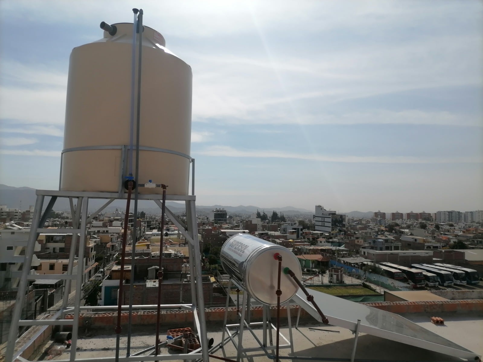 Mantenimiento a tanques de agua. Foto: difusión.