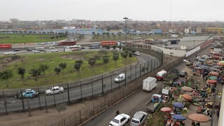 Municipalidad de Lima retira a ambulantes del Trébol de Caquetá
