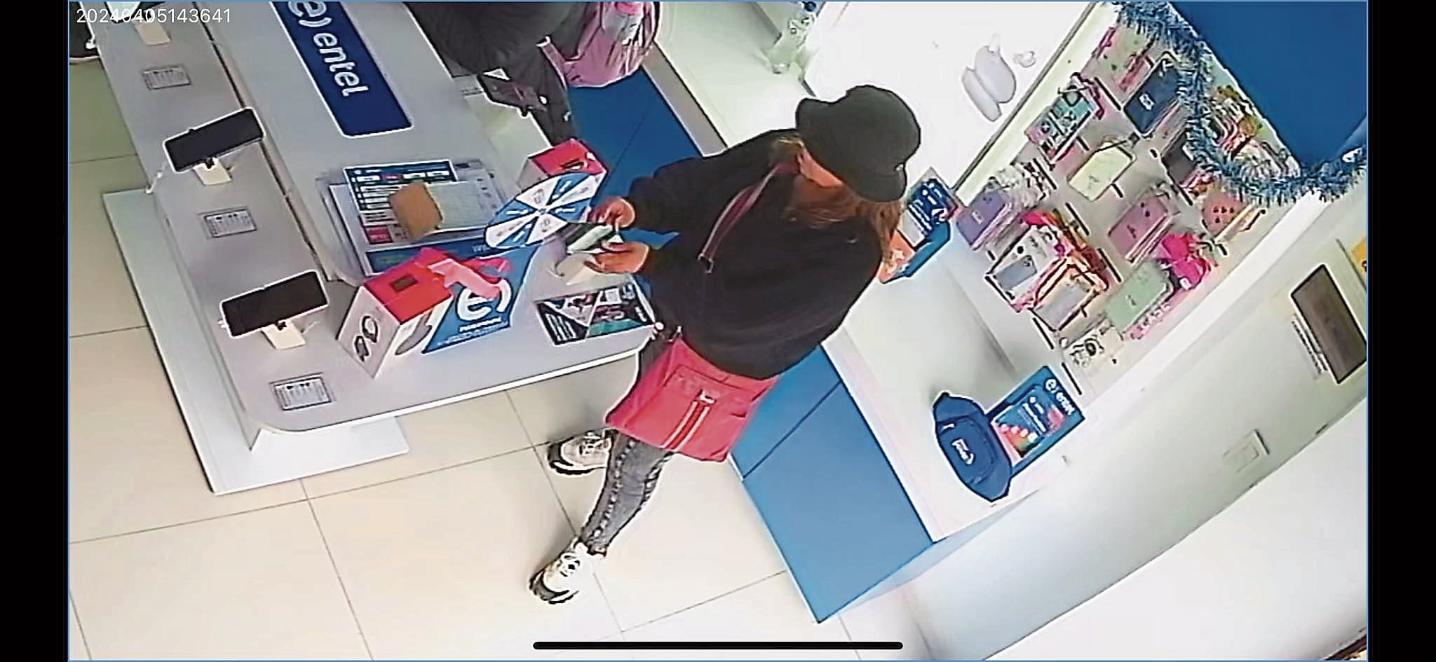 Mujer ingresó prevenida para que no la identifiquen con las cámaras de seguridad