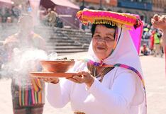 Fiestas del Cusco: Adultos mayores danzan en la plaza mayor y conmueven a turistas (FOTOS)