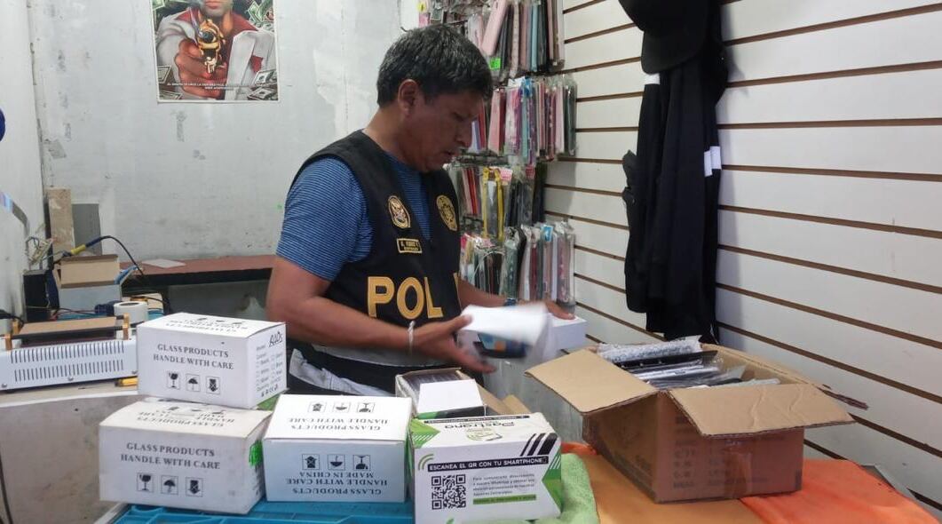 Megaoperativo contra la venta ilegal de celulares