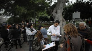 Así fue la “firmatón” que busca revocar a alcaldes de Lima y Miraflores (FOTOS)