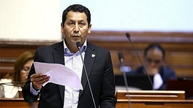 Flores exige a Olaechea declarar sesión permanente para priorizar adelanto de elecciones