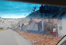 Tráiler cargado de ladrillos se despista y vuelca en la Carretera Central