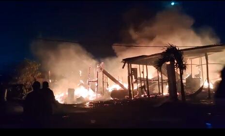 Piura: Incendio arrasó con cuatro viviendas en el sector oeste de Sullana