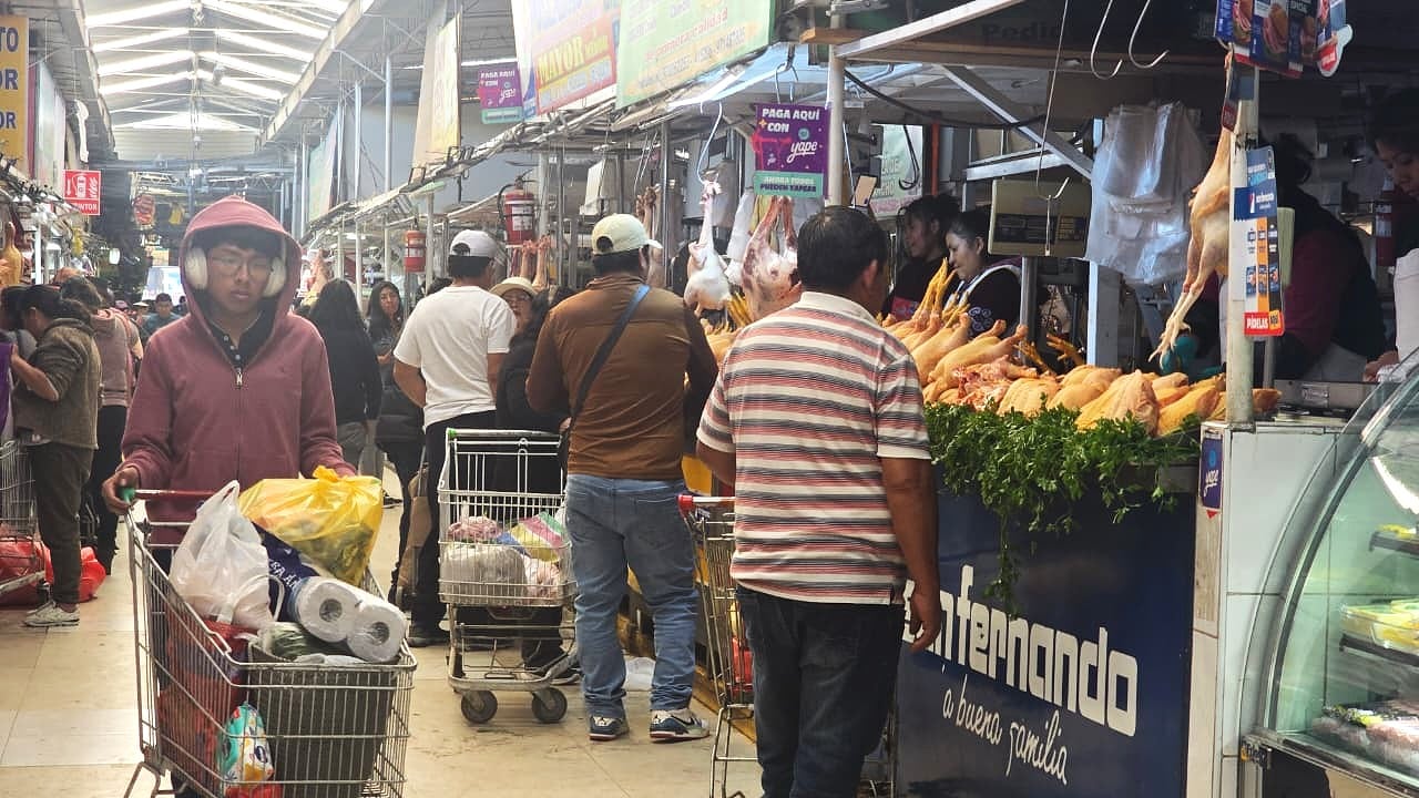 Precio de alimentos en el mercado Metropolitano de Arequipa. (Foto: Yunsu Pariapaza/@photo.gec)