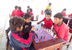 Ica: escolares en Callejón de los Espinos transforman materiales reciclados en juegos de ajedrez