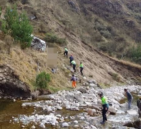 Pasco: Siete personas mueren tras caída de automóvil a un abismo en Ninacaca