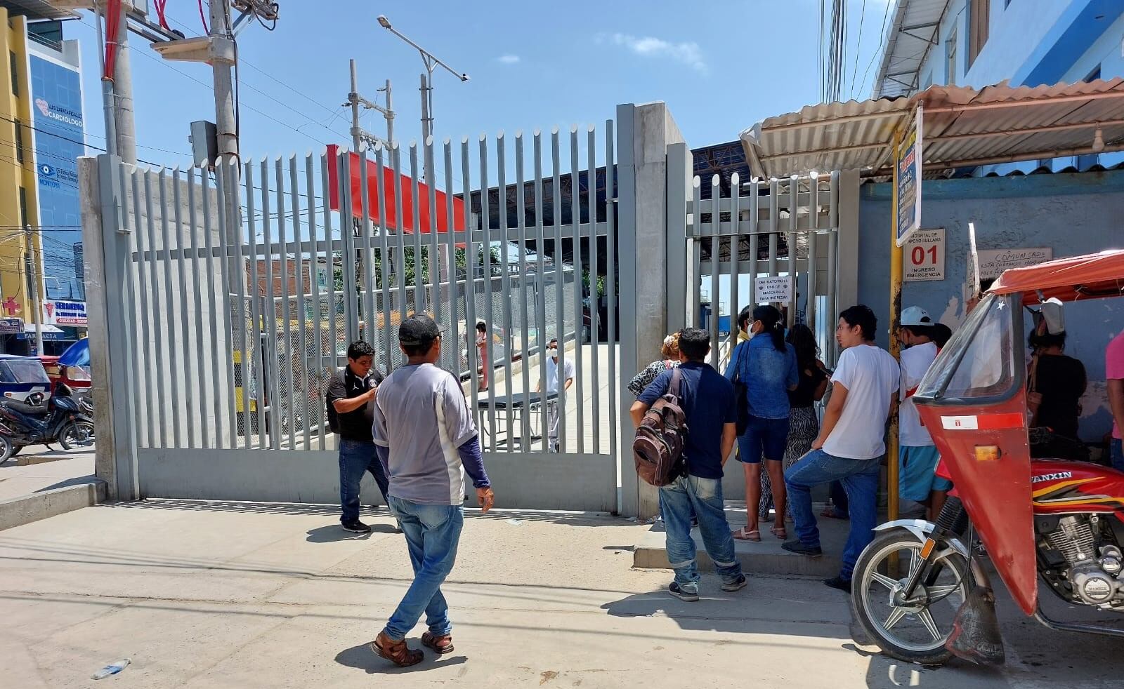 El anciano fue llevado al centro de salud y luego al Hospital II-2, donde falleció debido al traumatismo encéfalo craneano severo originado por la caída, en Sullana.