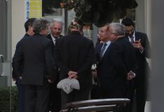 Restos de Mario Vargas Llosa llegaron a crematorio en Surco: Familiares y amigos esperan las cenizas del escritor (FOTOS)