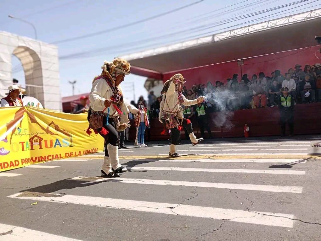 Pasacalle regional “Cantemos y Bailemos por Nuestra Arequipa 2025”. Foto: GEC.