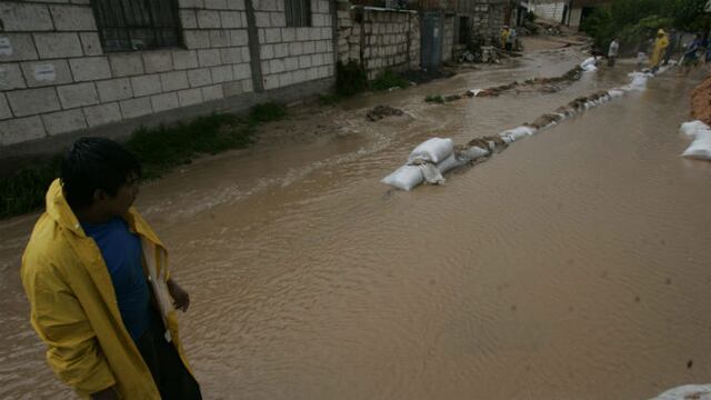 Lluvia torrecial inunda casas y daña cultivos en Chivay