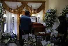 Velan restos de profesor asesinado en la puerta de colegio en Ate (GALERÍA)