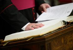 Cardenales juran secreto y se encierran en la Capilla Sixtina para elegir al sucesor de Francisco