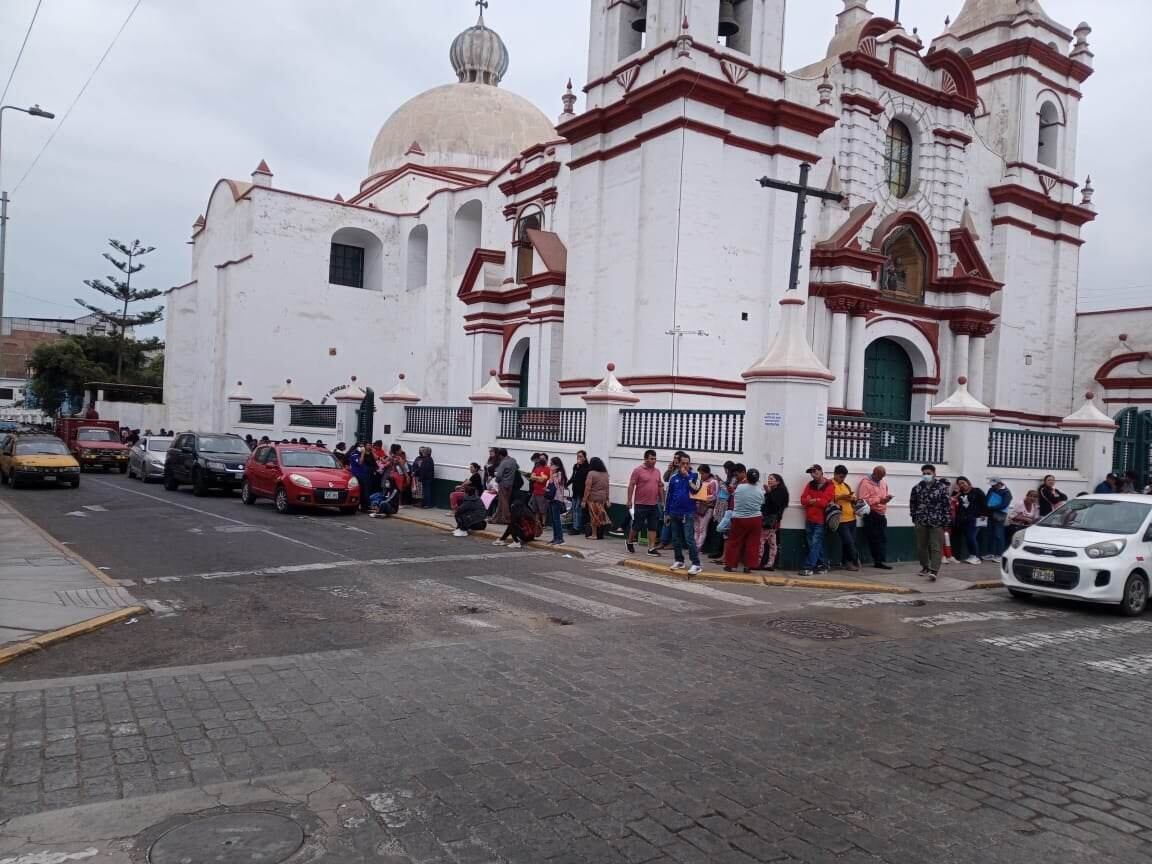 Ciudadanos se quejan por la falta de organización y orden por parte del personal de dicho nosocomio.
