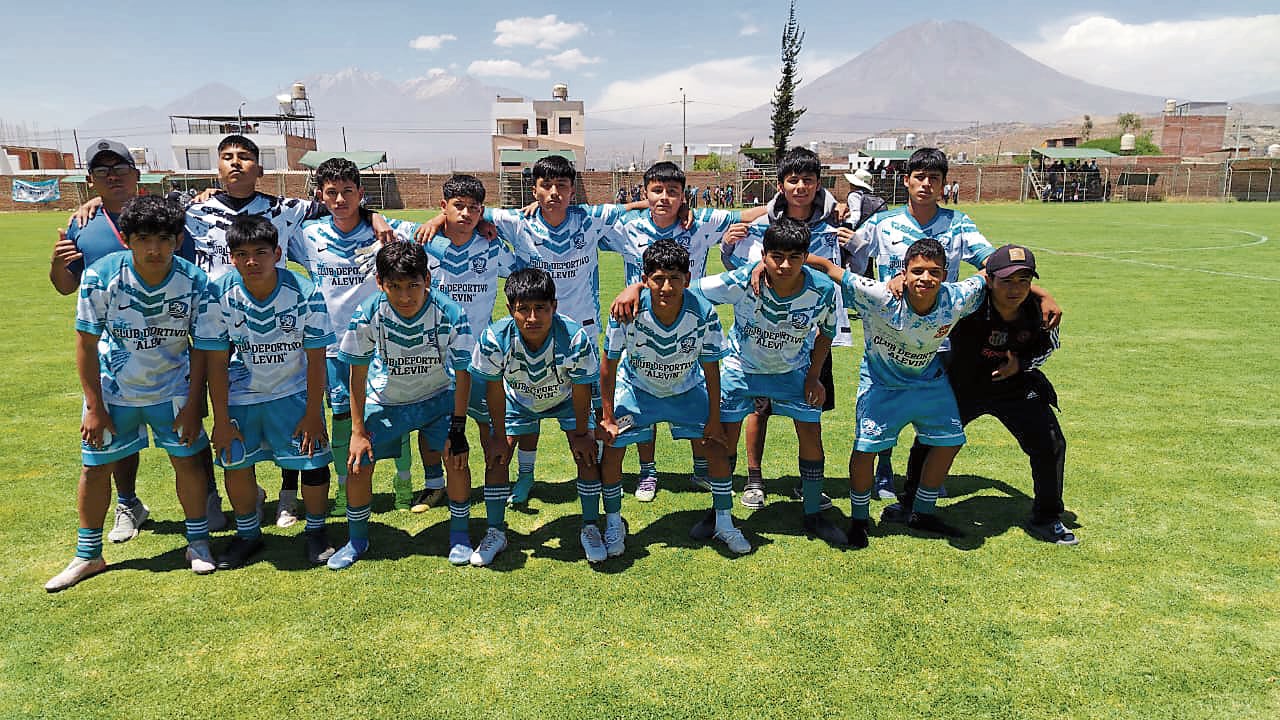 Deportivo Alevín Sub-17 desde Quicacha, en Torneo Federación, etapa regional Arequipa. Foto: (Foto: Álvaro Figueroa/@photo.gec)