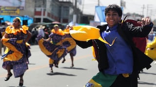 Así se vive el pasacalle regional “Cantemos y bailemos por nuestra Arequipa 2026″ (GALERÍA)