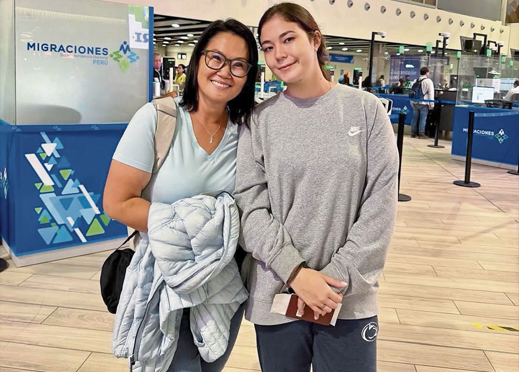 Keiko Fujimori se fue de viaje al extranjero con su hija mayor, Kyara Villanella.