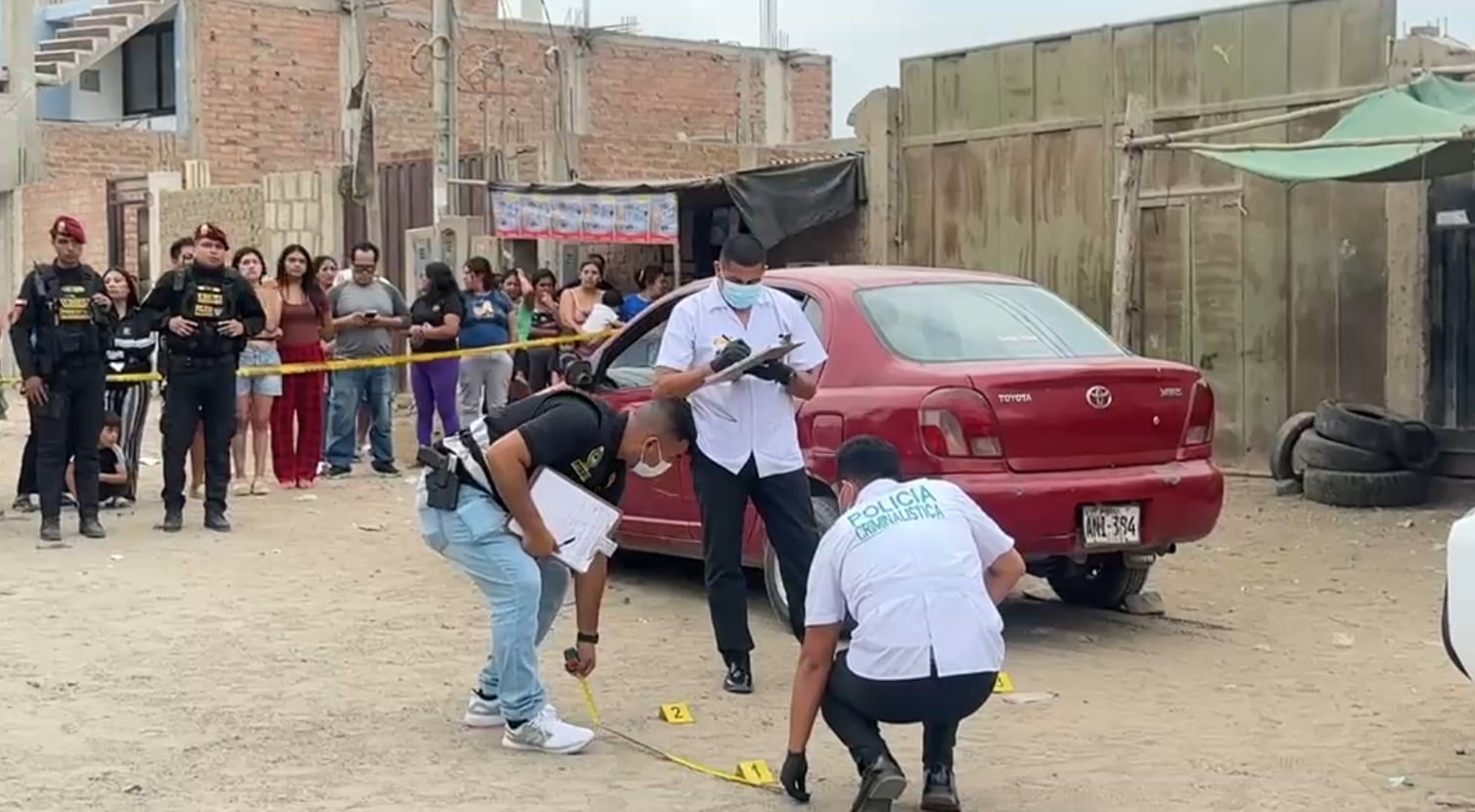 A plena luz del día, un delincuente lo acribilló frente a una vulcanizadora en Laredo. Familia de la víctima exige que el crimen no quede impune.