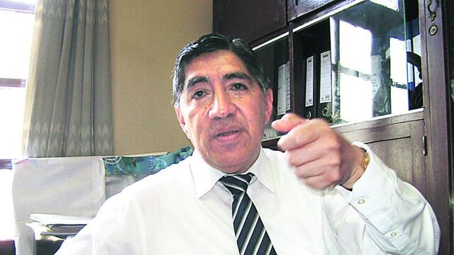 Avelino Guillén acusa al APRA y al fujimorismo de una "venganza política" contra Toledo