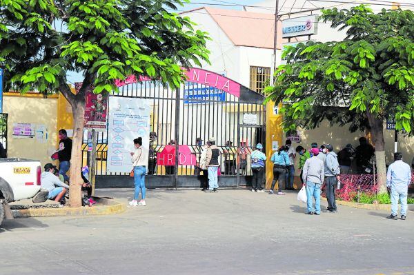 Contraloría advierte que ingresó a trabajar al Hospital Regional con un documento que sería falso. Aníbal Morillo descarta blindaje a su vástago