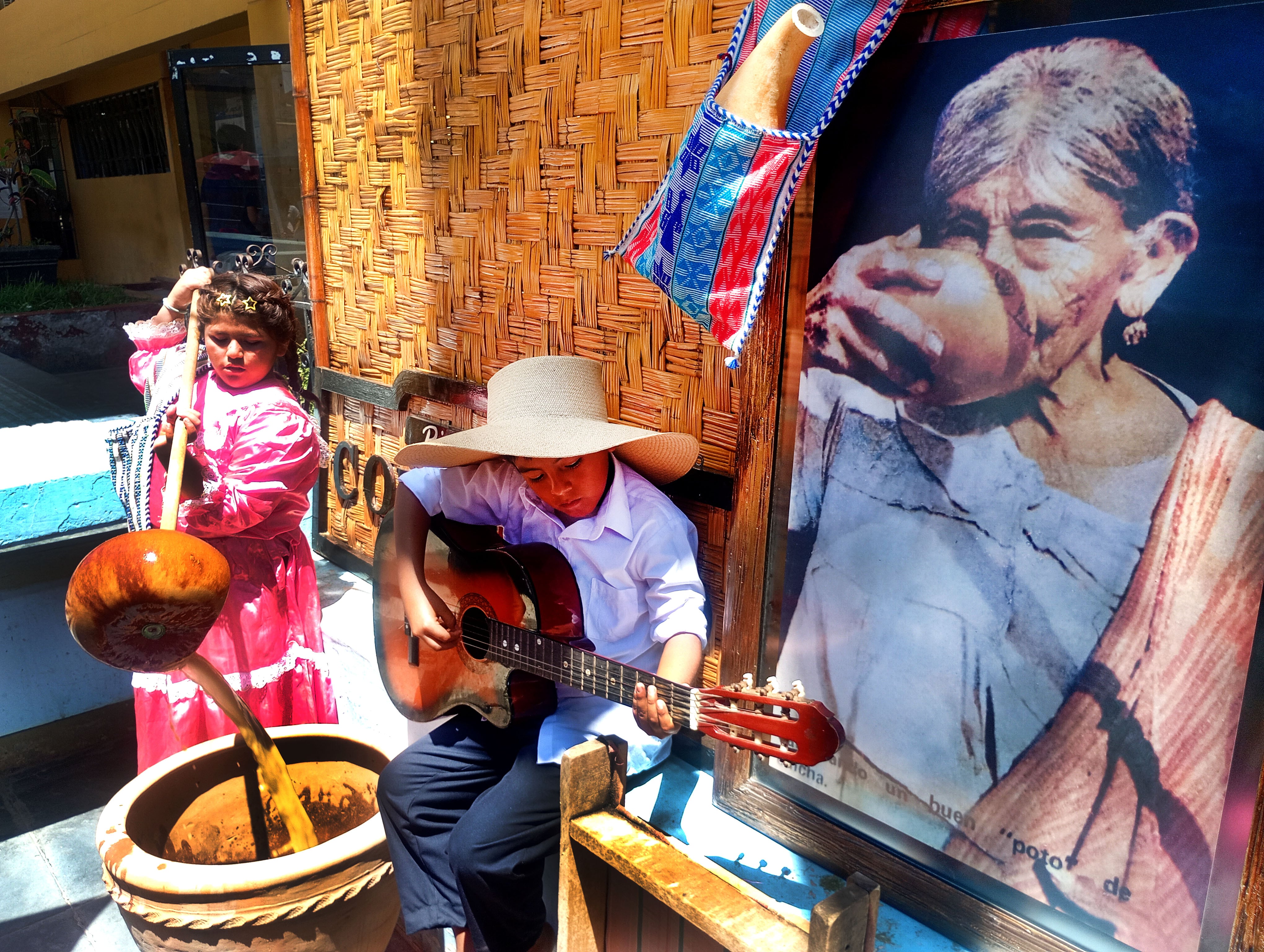 Piuranos celebraron el día de la chicha de jora, con exposición de platos típicos.