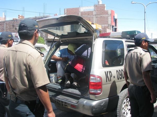 Fiscalía advierte sanciones penales y limitaciones para deudores alimentarios.