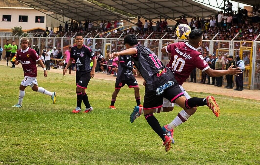 Partido de ida de los octavos de final se jugó en el estadio Campeonísimo de Talara.