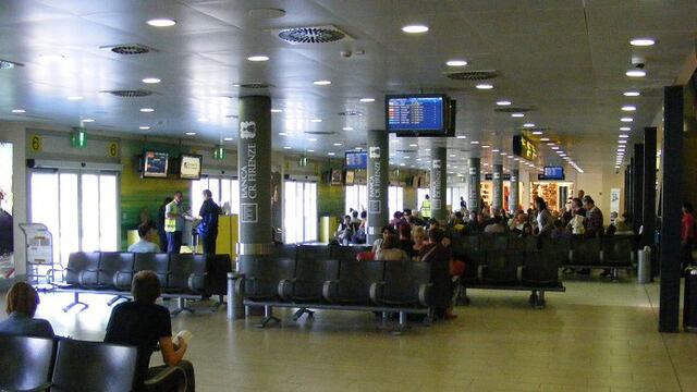 ​Italia: Arrestan a "ladrón de los 100 alias" que operaba en aeropuertos