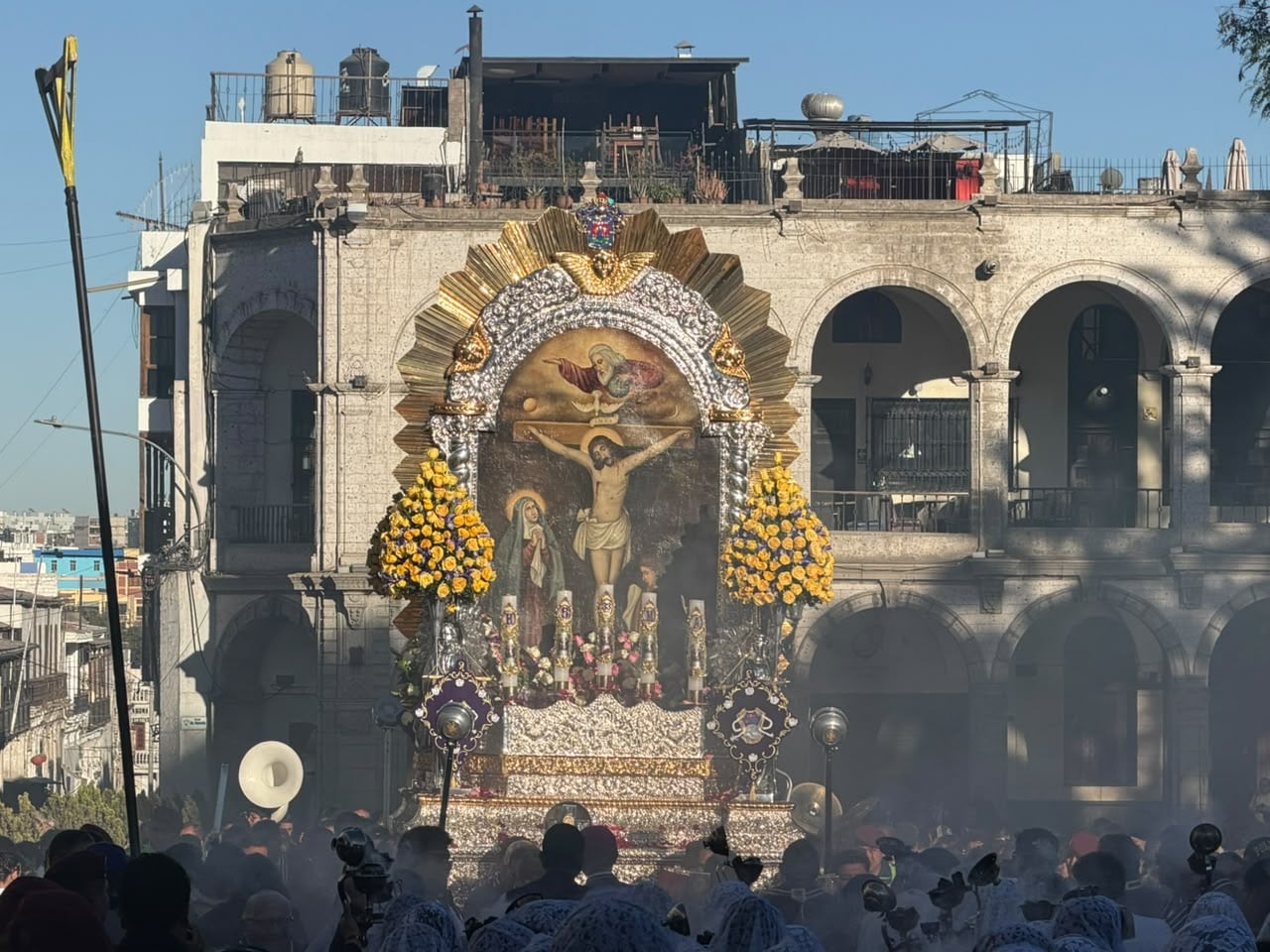 Primer recorrido del Señor de los Milagros en Arequipa. Foto: Hermandad Señor de los Milagros.