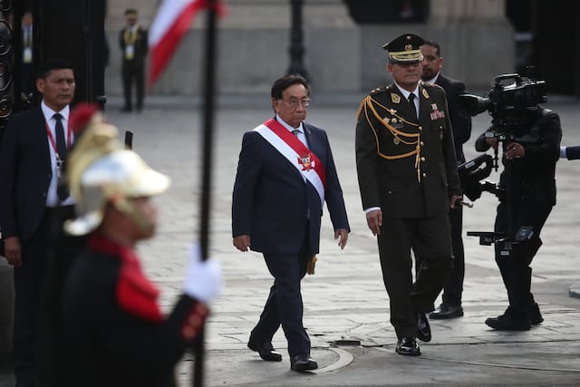 José María Balcázar salió de Palacio de Gobierno rumbo a la Catedral de Lima para participar en la misa y tedeum por Fiestas Patrias.