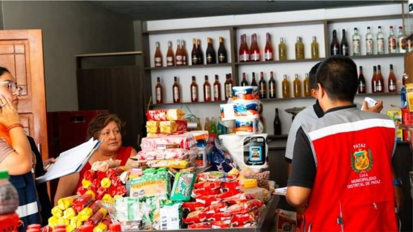 Se busca verificar el cumplimiento de los requisitos administrativos y garantizar la seguridad de los productos ofrecidos a la población.