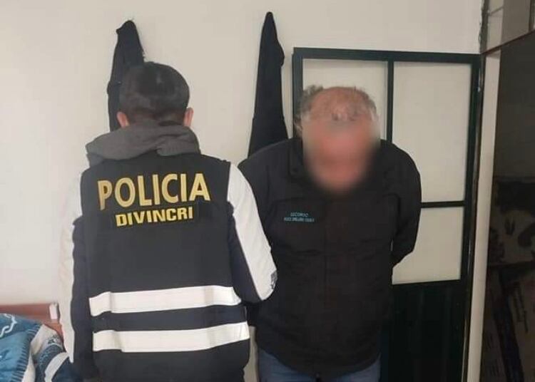 Hombre fue detenido con envoltorios de cocaina. (Foto: GEC)