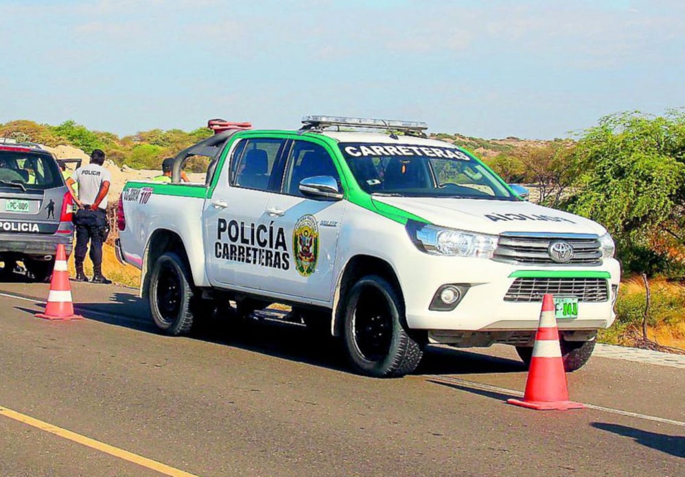 Vehículo fue impactado por otra unidad que se dio a la fuga en la carretera Panamericana
